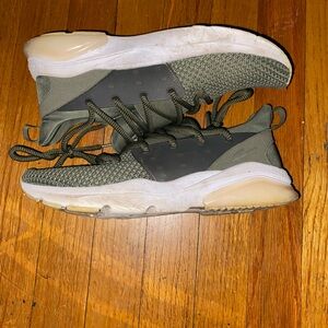 Champion Womens 7.5 Olive Green Knit Mesh Lace Up Athletic Running Sneakers